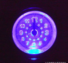 創(chuàng)意三合一多功能臺(tái)燈 臺(tái)燈·夜燈·鬧鐘的完美結(jié)合